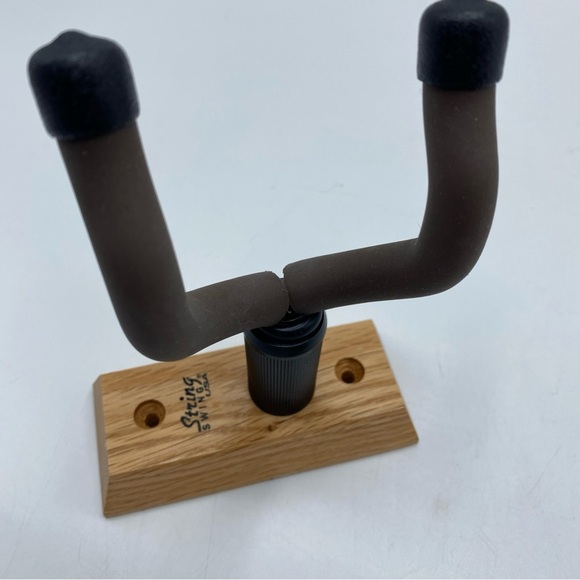 String Swing USA Hanger Wall Mount Holder Solid Oak natural Guitar - Picture 6 of 7